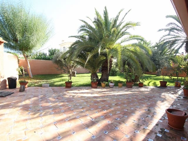 4 soveværelse Villa til salg i San Luis, Torrevieja med swimmingpool garage - € 849.900 (Ref: 3713370)