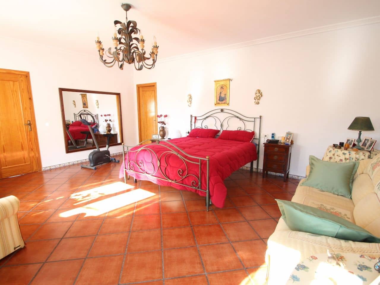 4 soveværelse Villa til salg i San Luis med swimmingpool garage - € 849.900 (Ref: 3713370)