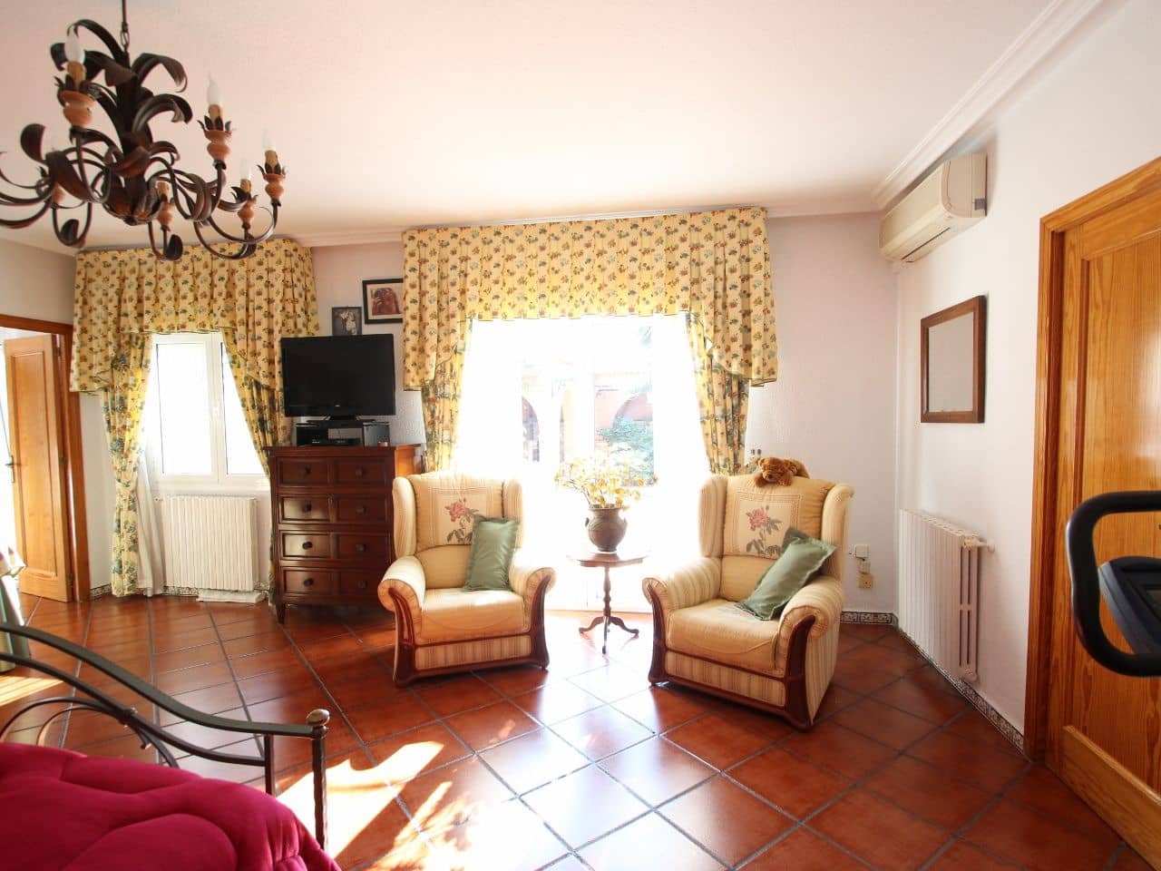 4 soveværelse Villa til salg i San Luis med swimmingpool garage - € 849.900 (Ref: 3713370)