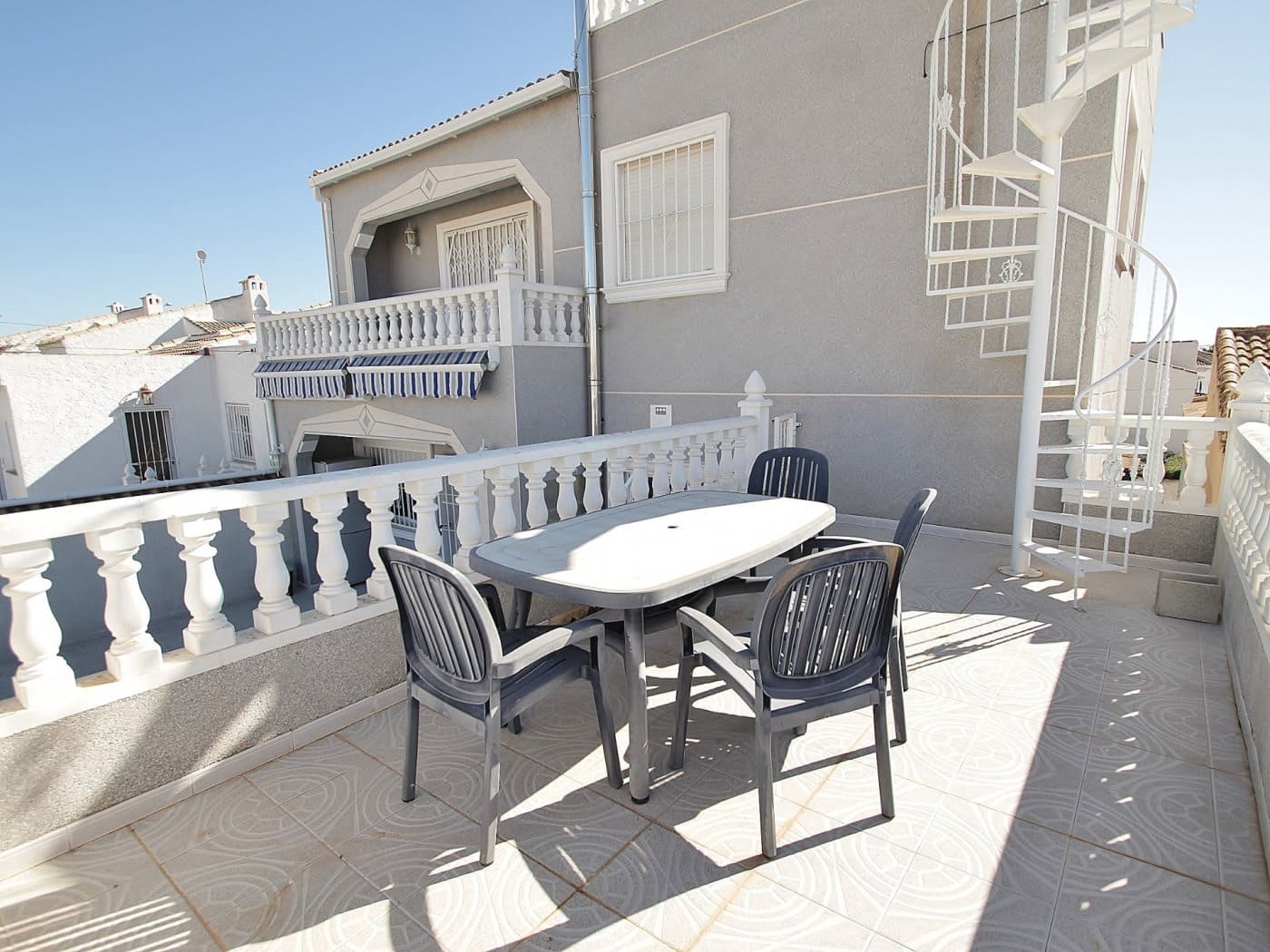 5 makuuhuone Huvila lomavuokrausta paikassa La Siesta mukana uima-altaan 
autotalli - 1 610 € (Ref: 5086097)