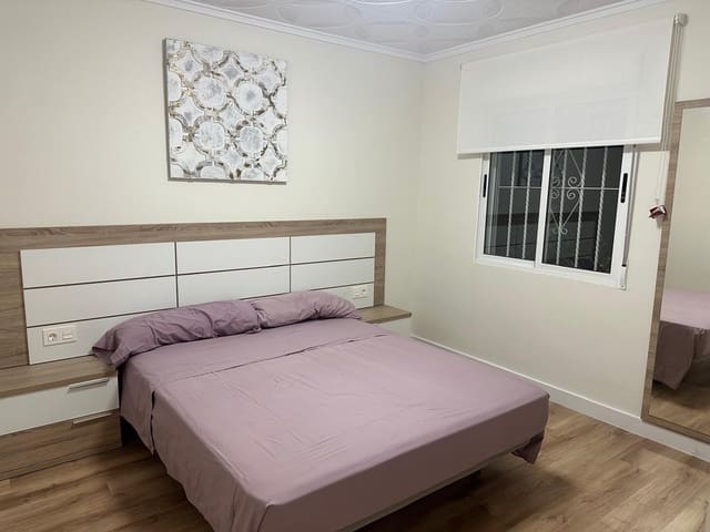 5 quarto Moradia para arrendamento para férias em La Siesta, Torrevieja com piscina Garagem - 1 610 € (Ref: 5086097)