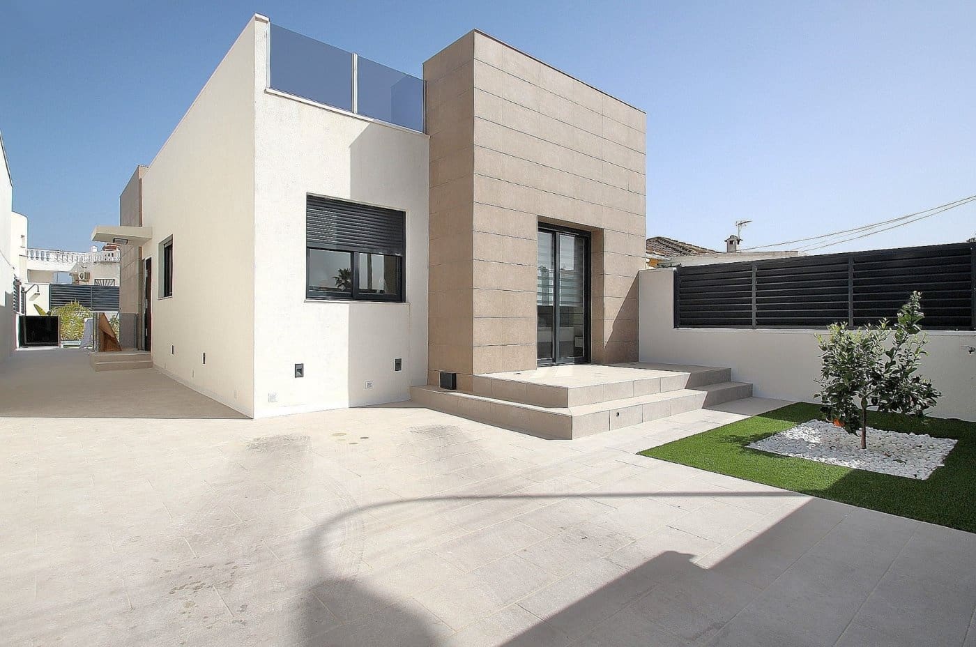 3 makuuhuone Huvila vuokrattavana paikassa La Siesta mukana uima-altaan - 2 500 € (Ref: 5152187)