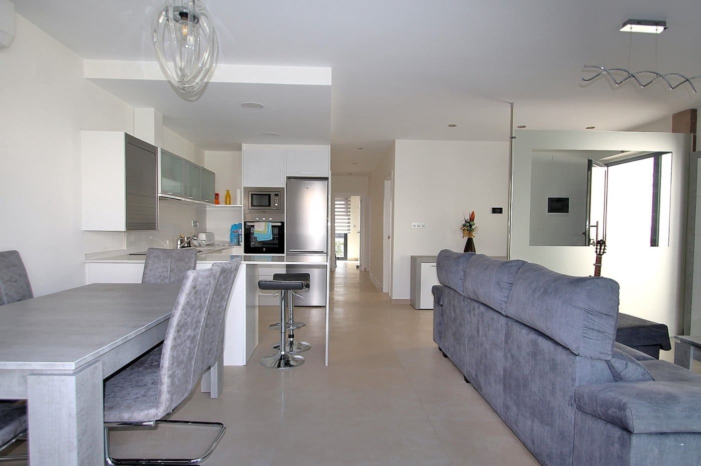 3 makuuhuone Huvila vuokrattavana paikassa La Siesta mukana uima-altaan - 2 500 € (Ref: 5152187)