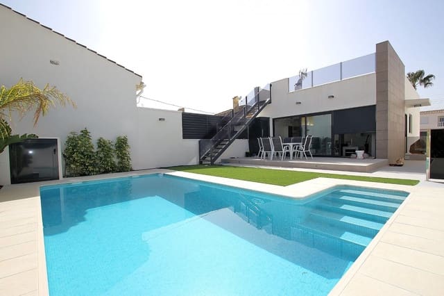 3 soverom Villa til leie i La Siesta, Torrevieja med svømmebasseng - € 2 500 (Ref: 5152187)