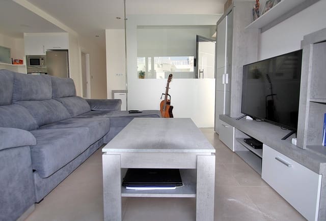 3 soverom Villa til leie i La Siesta, Torrevieja med svømmebasseng - € 2 500 (Ref: 5152187)