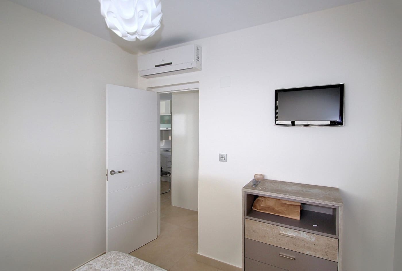 3 makuuhuone Huvila vuokrattavana paikassa La Siesta mukana uima-altaan - 2 500 € (Ref: 5152187)