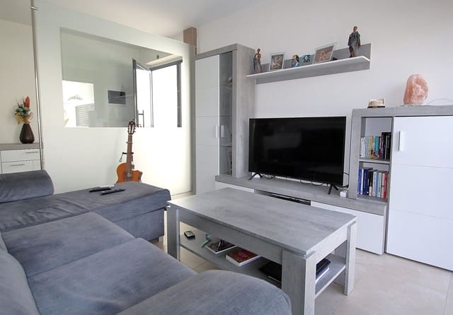 3 soverom Villa til leie i La Siesta, Torrevieja med svømmebasseng - € 2 500 (Ref: 5152187)