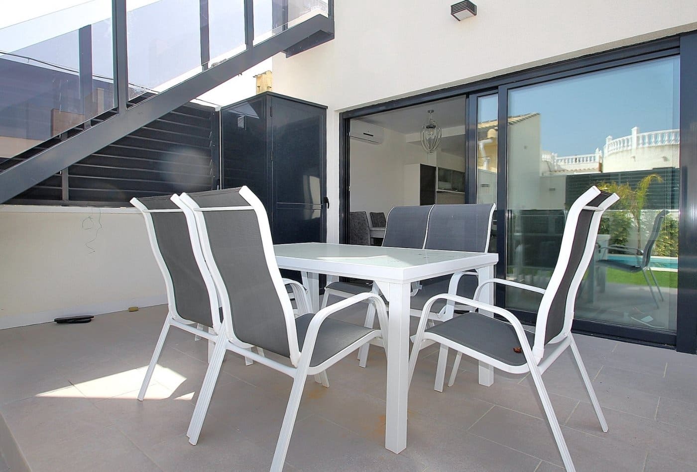 3 makuuhuone Huvila vuokrattavana paikassa La Siesta mukana uima-altaan - 2 500 € (Ref: 5152187)