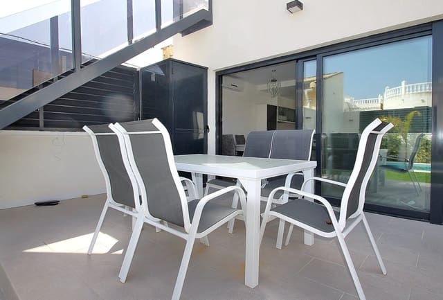 3 soverom Villa til leie i La Siesta, Torrevieja med svømmebasseng - € 2 500 (Ref: 5152187)