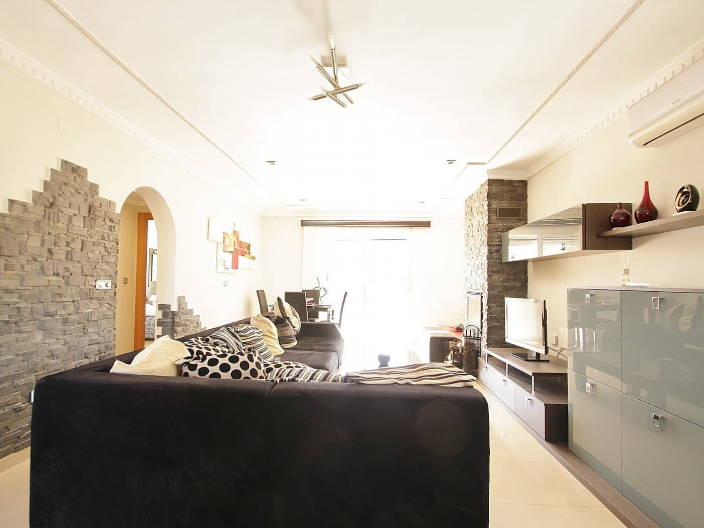 2 bedroom Villa for holiday rental in La Siesta with pool garage - € 1,960 (Ref: 6193699)