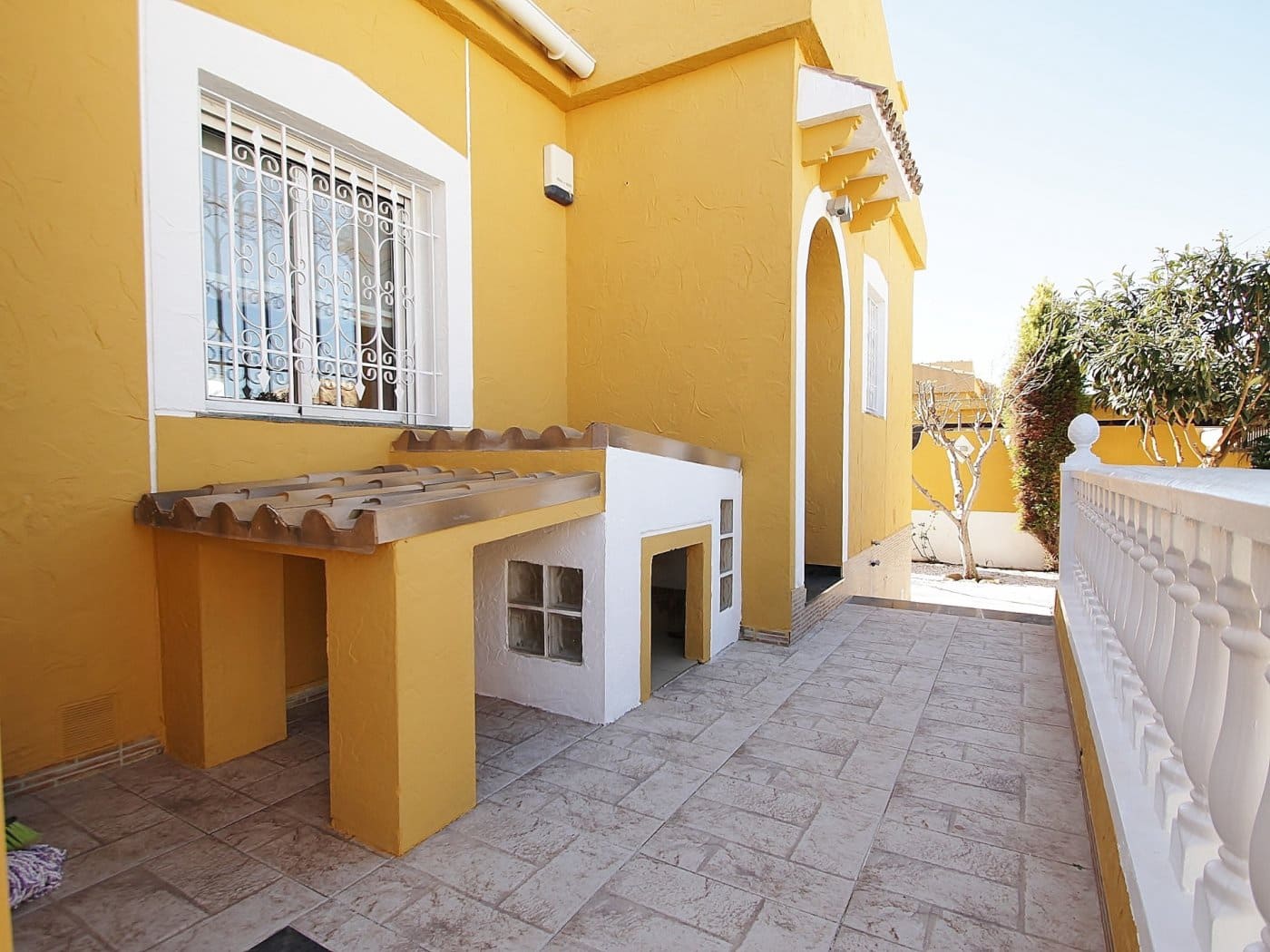 2 bedroom Villa for holiday rental in La Siesta with pool garage - € 1,960 (Ref: 6193699)