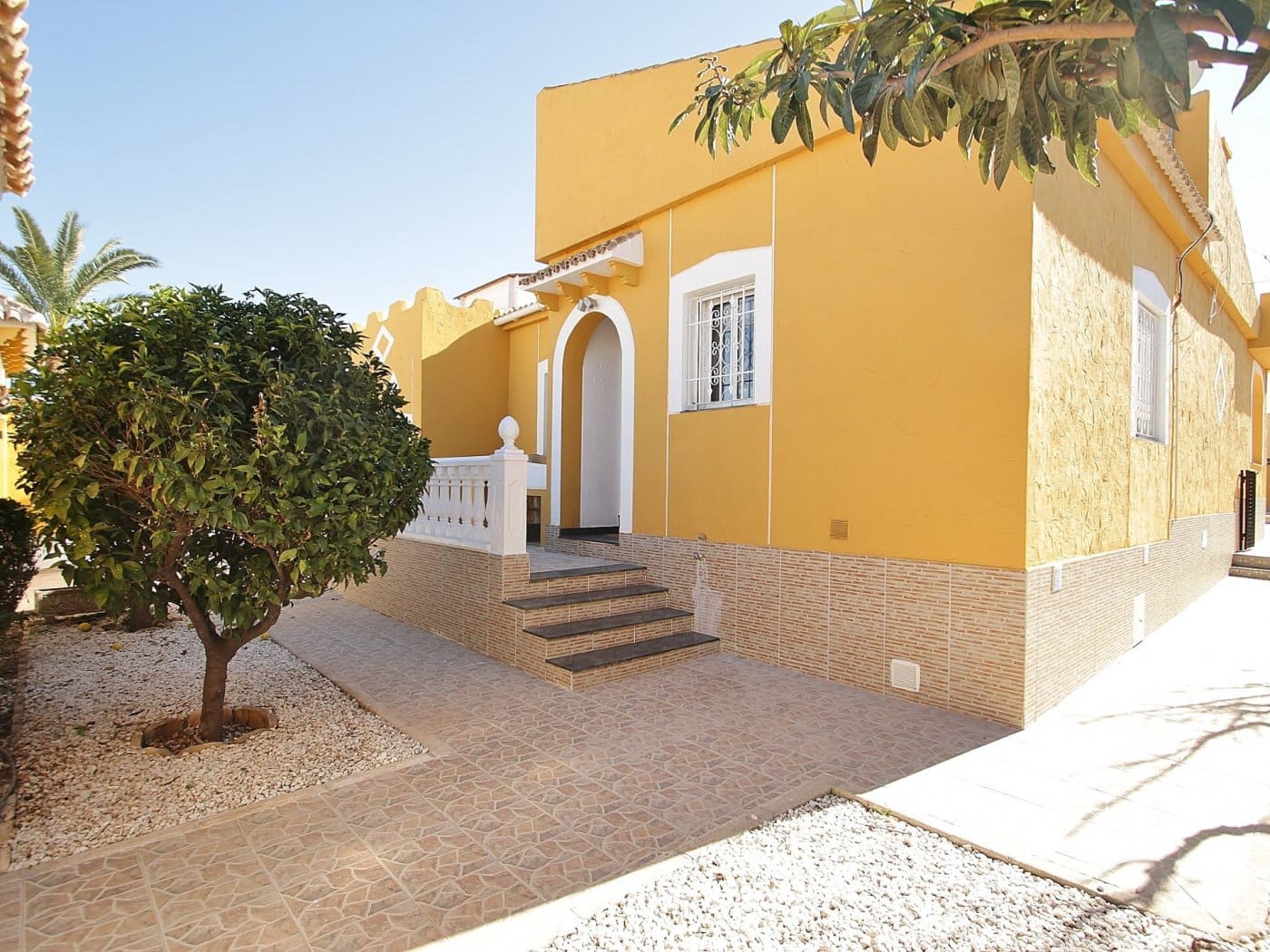 2 bedroom Villa for holiday rental in La Siesta with pool garage - € 1,960 (Ref: 6193699)