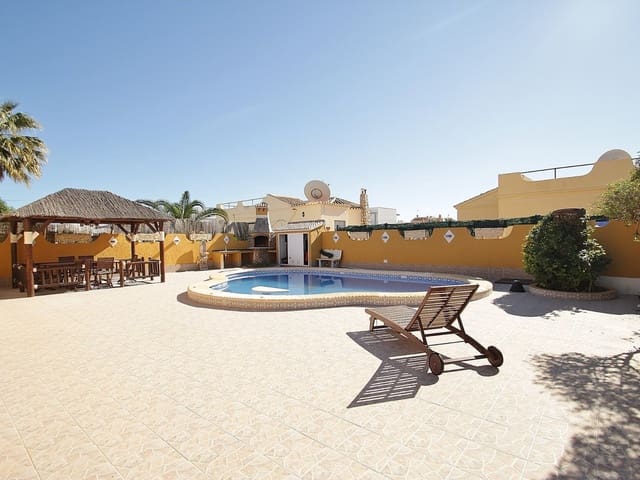 2 quarto Moradia para arrendamento para férias em La Siesta, Torrevieja com piscina Garagem - 1 960 € (Ref: 6193699)