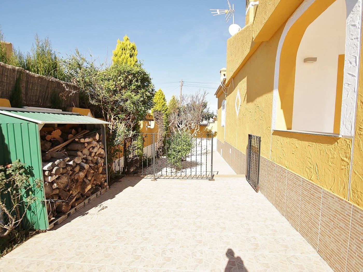 2 bedroom Villa for holiday rental in La Siesta with pool garage - € 1,960 (Ref: 6193699)