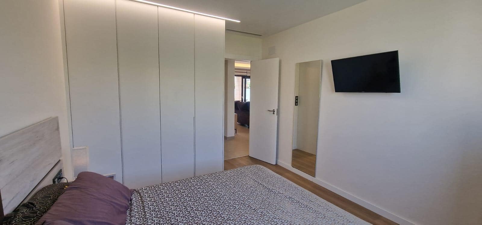 Villa/Maison de 3 chambres à louer à La Siesta avec piscine - 3 000 € (Ref: 7382734)