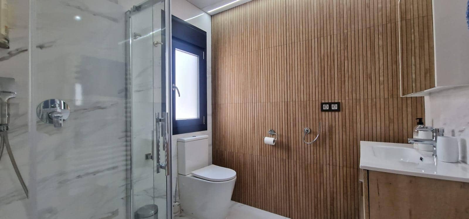 Villa/Maison de 3 chambres à louer à La Siesta avec piscine - 3 000 € (Ref: 7382734)