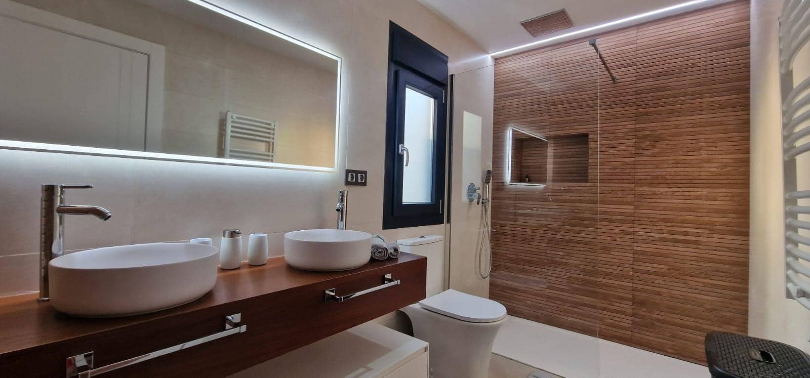 Villa/Maison de 3 chambres à louer à La Siesta avec piscine - 3 000 € (Ref: 7382734)