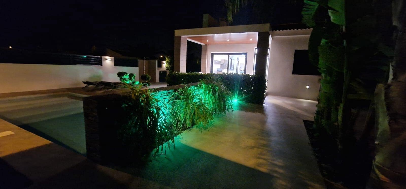 Villa/Maison de 3 chambres à louer à La Siesta avec piscine - 3 000 € (Ref: 7382734)