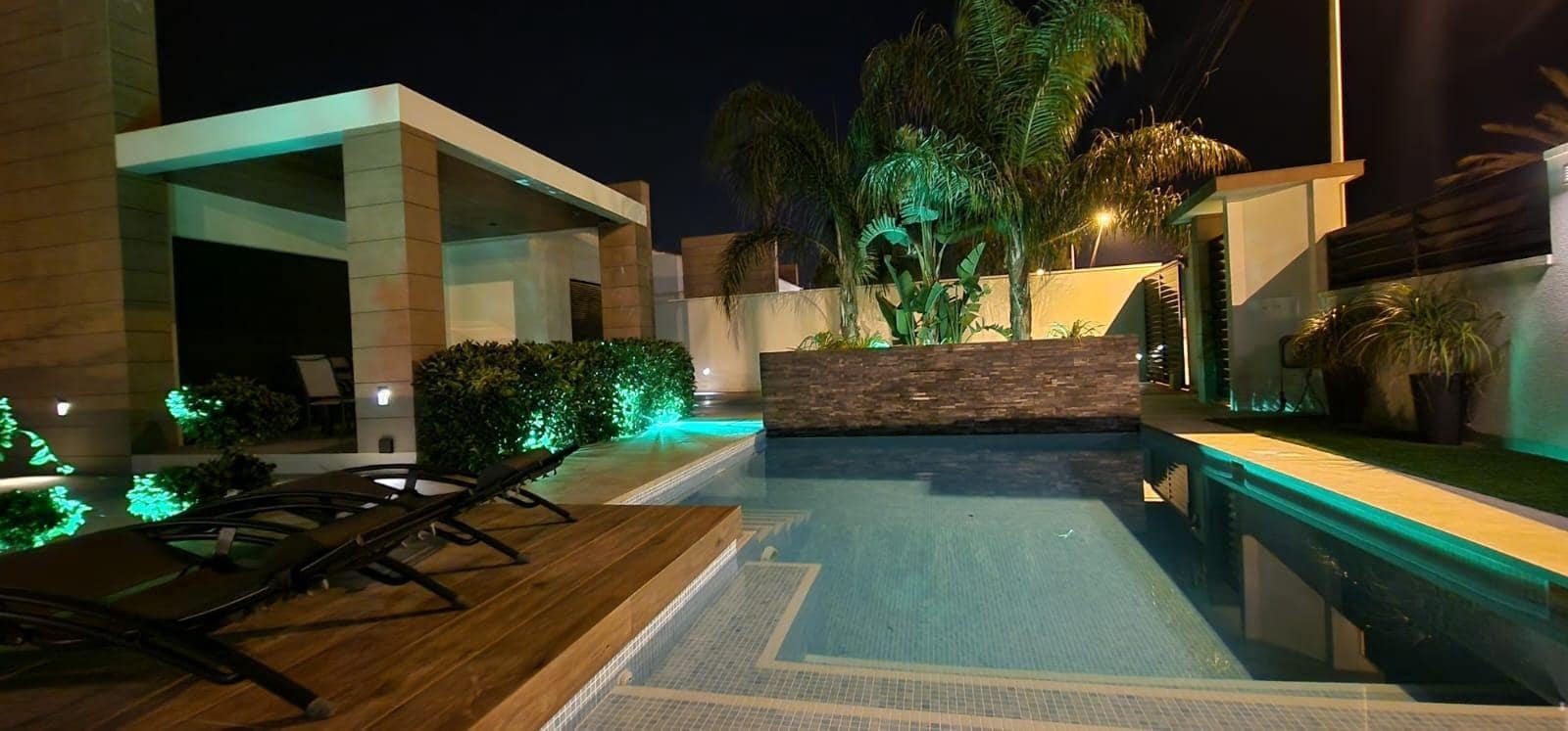 Villa/Maison de 3 chambres à louer à La Siesta avec piscine - 3 000 € (Ref: 7382734)