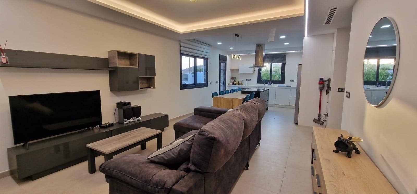 Villa/Maison de 3 chambres à louer à La Siesta avec piscine - 3 000 € (Ref: 7382734)