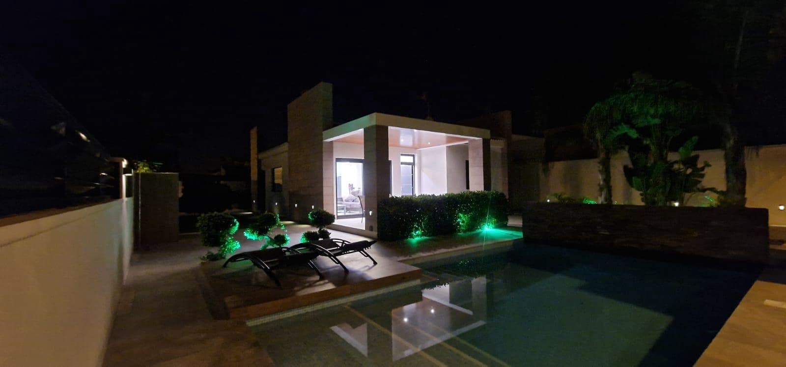 Villa/Maison de 3 chambres à louer à La Siesta avec piscine - 3 000 € (Ref: 7382734)