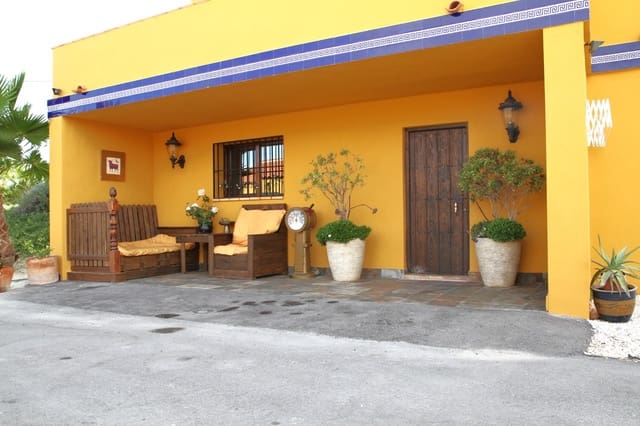 6 sypialnia Finka/Dom wiejski na sprzedaż w San Miguel de Salinas z basenem - 890 000 € (Ref: 8202951)