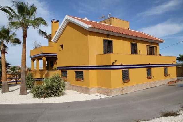 6 sypialnia Finka/Dom wiejski na sprzedaż w San Miguel de Salinas z basenem - 890 000 € (Ref: 8202951)