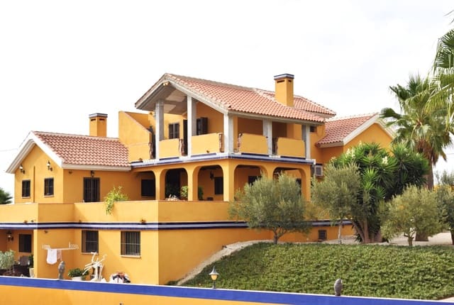 6 sypialnia Finka/Dom wiejski na sprzedaż w San Miguel de Salinas z basenem - 890 000 € (Ref: 8202951)