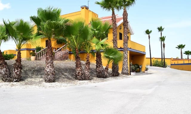 6 sypialnia Finka/Dom wiejski na sprzedaż w San Miguel de Salinas z basenem - 890 000 € (Ref: 8202951)