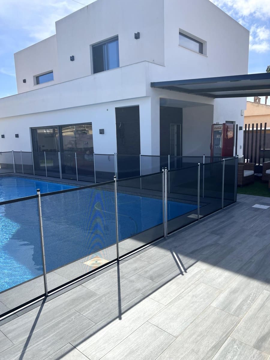 4 camera da letto Villa in vendita in La Siesta con piscina garage - 495.000 € (Rif: 8220560)