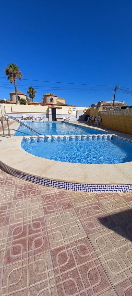 1 soverom Bungalow til leie i El Chaparral med svømmebasseng - € 550 (Ref: 8432749)