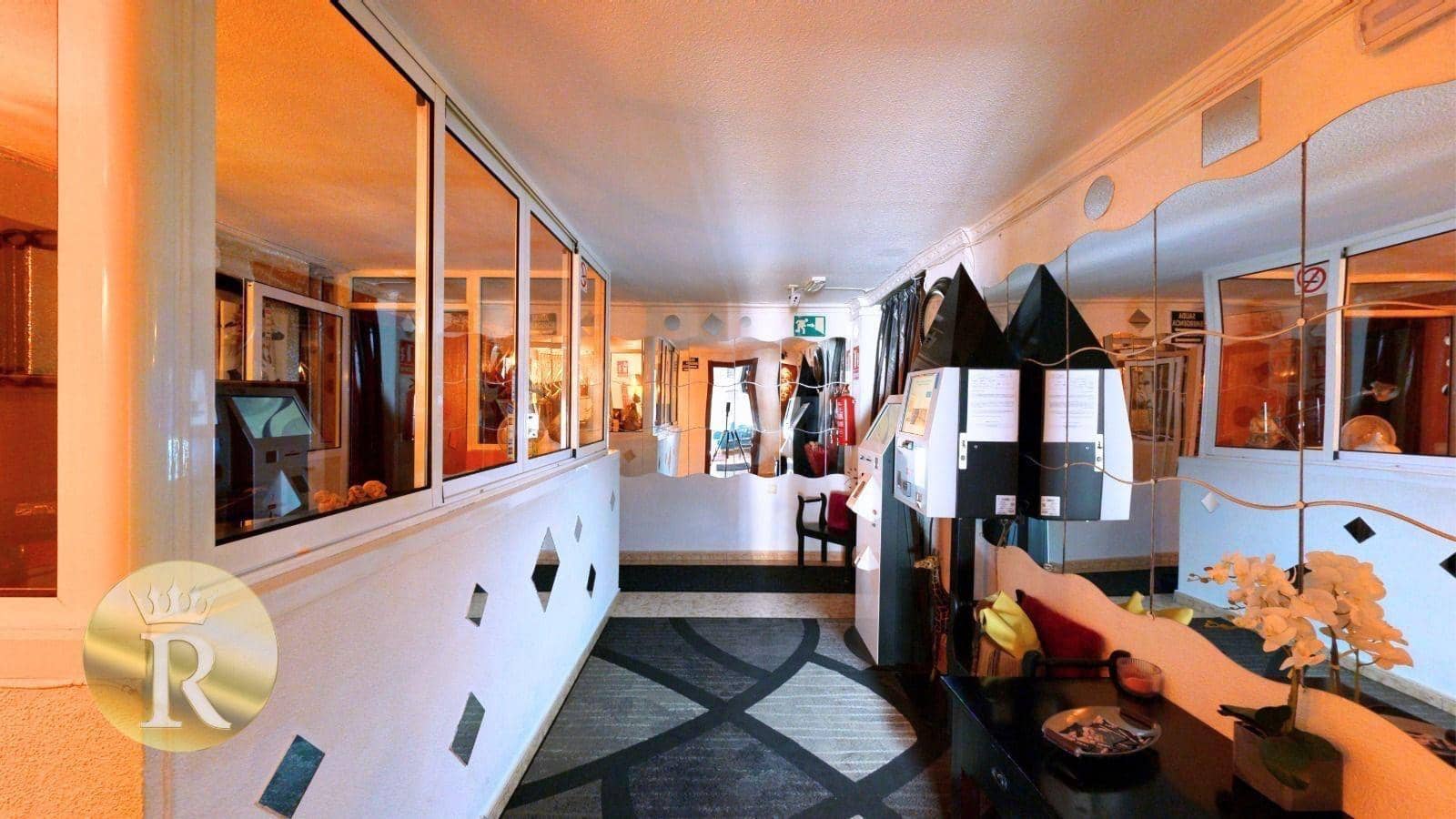 21 soveværelse Guesthouse/B & B til salg i Torrevieja - € 950.000 (Ref: 8552158)