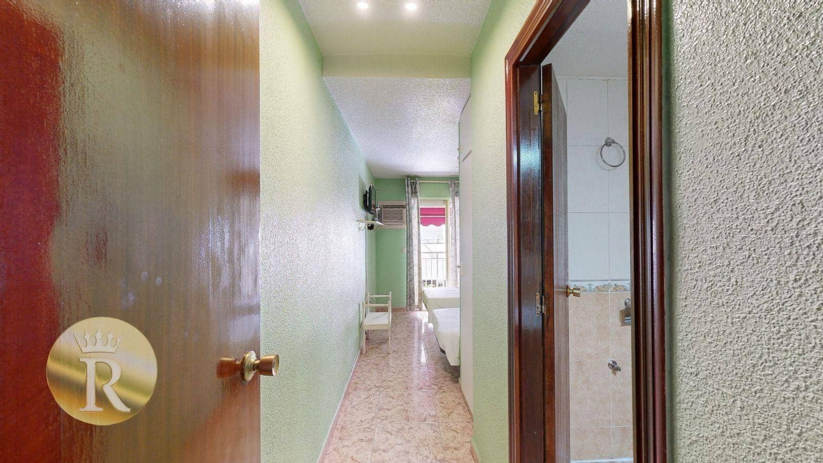 21 soveværelse Guesthouse/B & B til salg i Torrevieja - € 950.000 (Ref: 8552158)