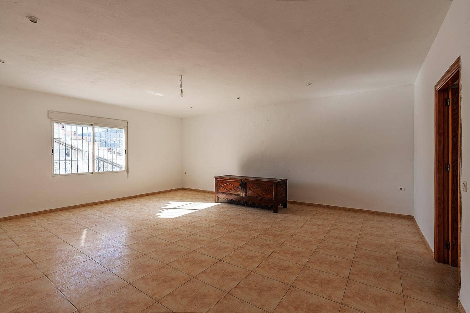 11 soveværelse Finca/Landehus til salg i Cortes de Baza med garage - € 120.000 (Ref: 8928906)