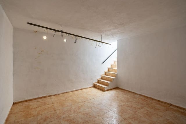 11 soverom Finca/Herregård til salgs i Cortes de Baza med garasje - € 120 000 (Ref: 8928906)