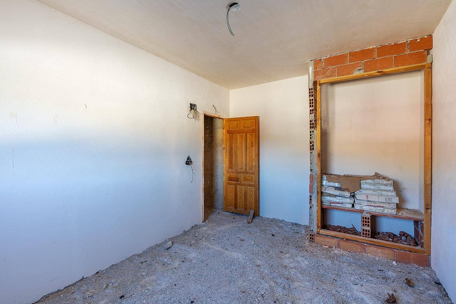 11 soveværelse Finca/Landehus til salg i Cortes de Baza med garage - € 120.000 (Ref: 8928906)