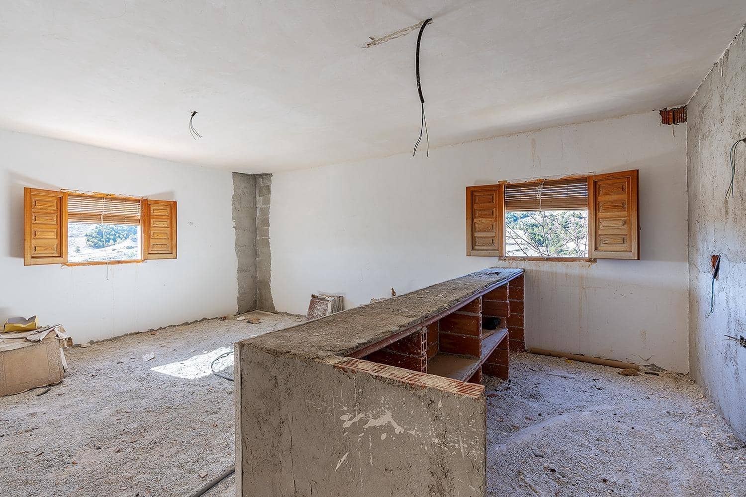 11 soveværelse Finca/Landehus til salg i Cortes de Baza med garage - € 120.000 (Ref: 8928906)