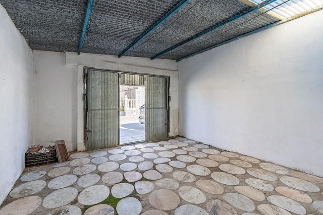 11 soverom Finca/Herregård til salgs i Cortes de Baza med garasje - € 120 000 (Ref: 8928906)