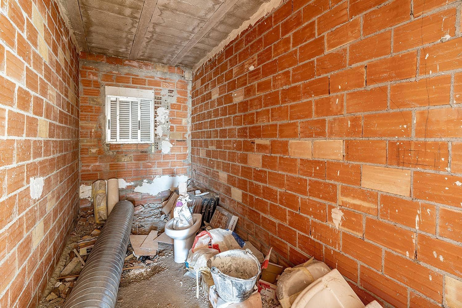 11 soveværelse Finca/Landehus til salg i Cortes de Baza med garage - € 120.000 (Ref: 8928906)