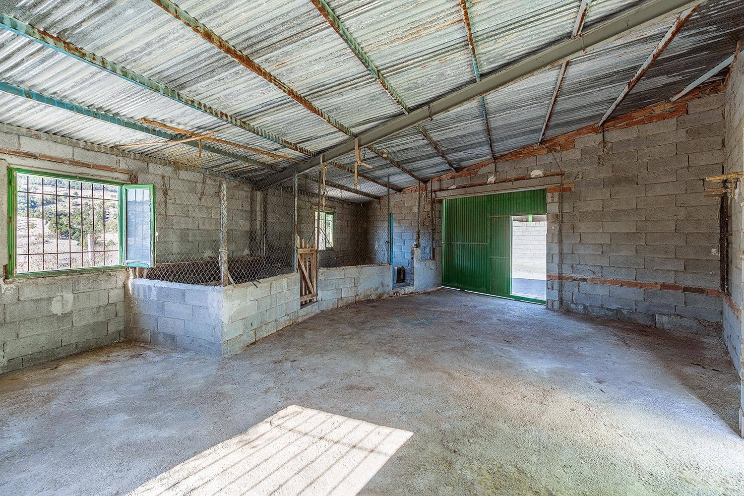 11 soveværelse Finca/Landehus til salg i Cortes de Baza med garage - € 120.000 (Ref: 8928906)