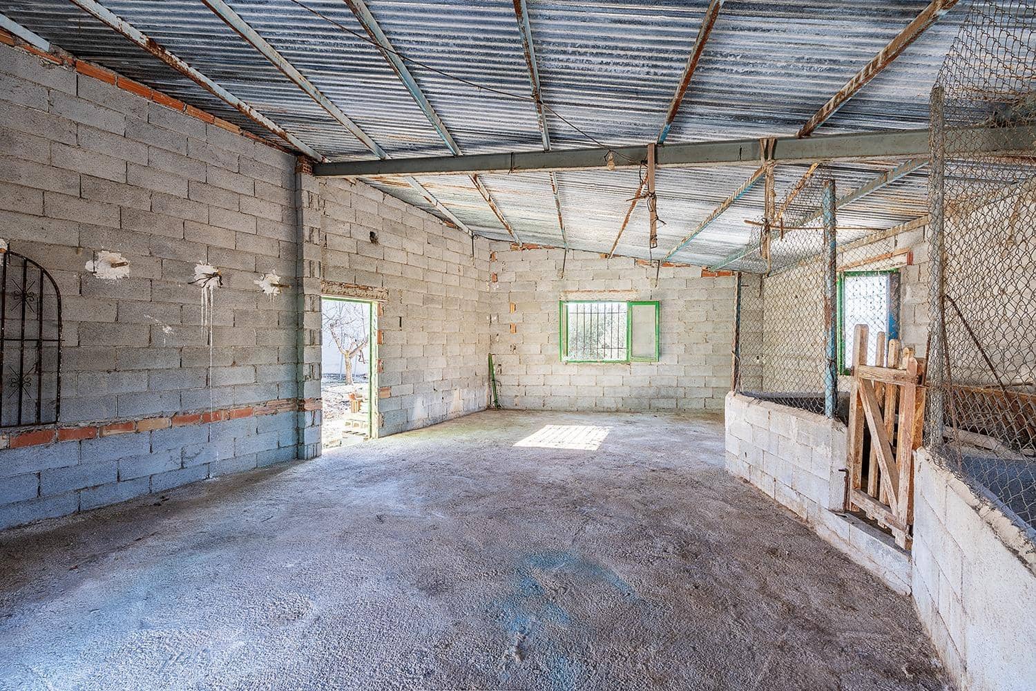 11 soveværelse Finca/Landehus til salg i Cortes de Baza med garage - € 120.000 (Ref: 8928906)