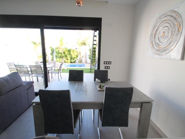 3 bedroom Villa for rent in La Siesta, Torrevieja with pool - € 2,500 (Ref: 8968578)