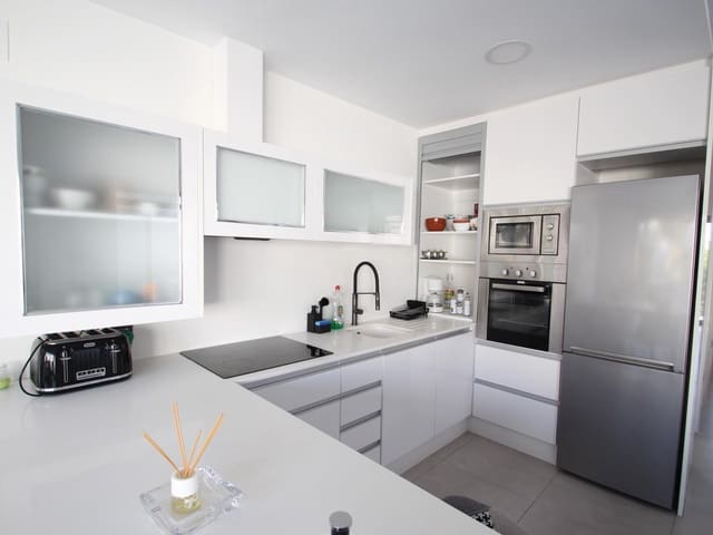 3 bedroom Villa for rent in La Siesta, Torrevieja with pool - € 2,500 (Ref: 8968578)