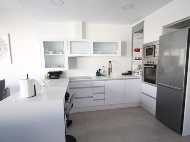 3 bedroom Villa for rent in La Siesta, Torrevieja with pool - € 2,500 (Ref: 8968578)