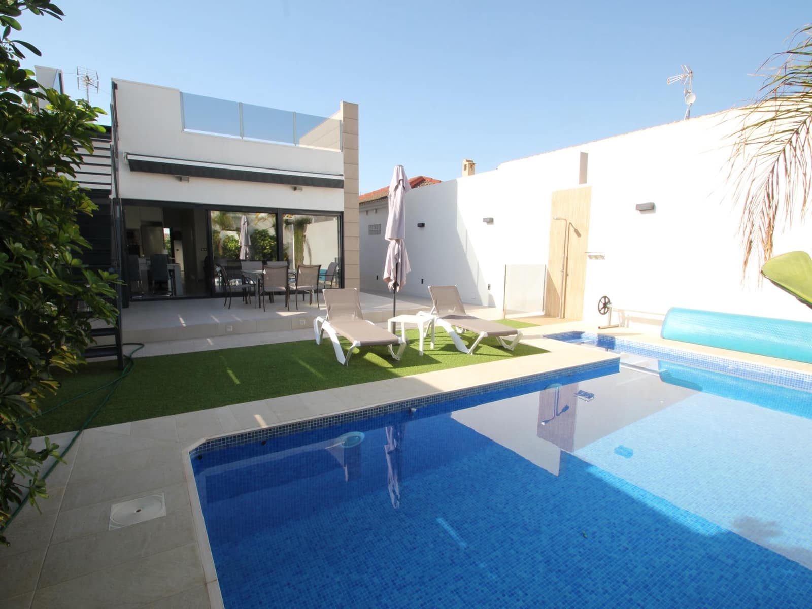 3 sypialnia Willa do wynajęcia w La Siesta z basenem - 2 500 € (Ref: 8968578)