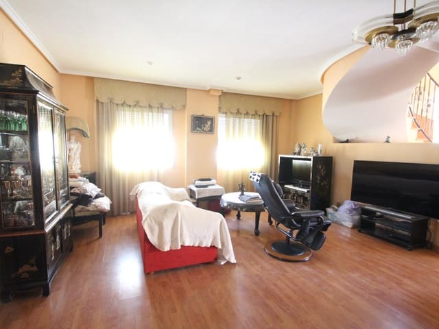 6 sypialnia Willa na sprzedaż w San Luis, Torrevieja z basenem garażem - 474 900 € (Ref: 8976328)