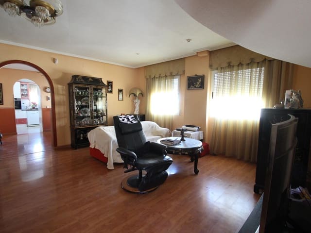 6 sypialnia Willa na sprzedaż w San Luis, Torrevieja z basenem garażem - 474 900 € (Ref: 8976328)