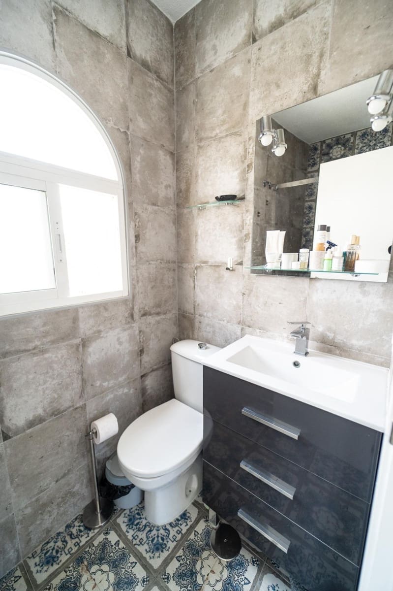 4 soveværelse Villa til salg i La Siesta med swimmingpool - € 495.000 (Ref: 8982551)