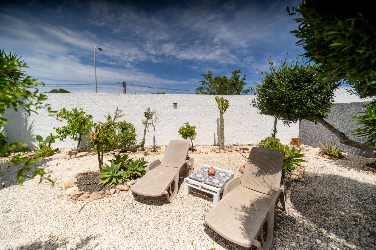 4 soveværelse Villa til salg i La Siesta med swimmingpool - € 495.000 (Ref: 8982551)