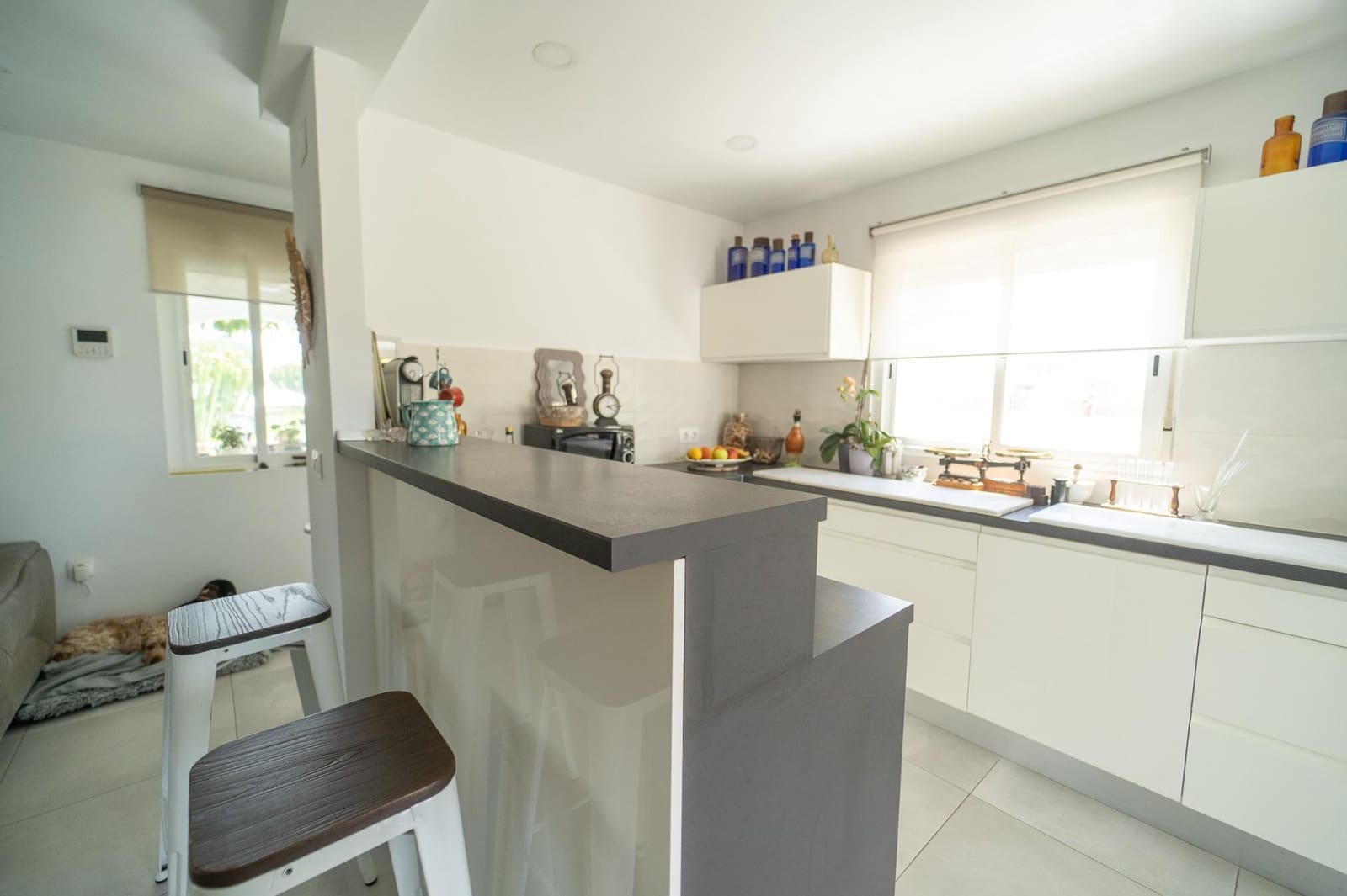 4 soveværelse Villa til salg i La Siesta med swimmingpool - € 495.000 (Ref: 8982551)